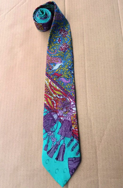 Versace Graphic Design Neck Tie (Category: Ties) located in Bacoor. Submitted by nineties_kid (Listing ID 1469200125, Image 3). Description: <==• Versace Graphic Design Neck Tie Length:58 inches Width: 3.5 inches ______ -Modes Of Delivery: J&T/Lalamove/ LBC (Cash on Pick-up/COD) -Meet-up (Bacoor Cavite Area/Mandaluyong-Shaw,Hulo,Makati Ave) -Modes Of Payment: GCASH NO LAST MINUTE CANCELLATION!! NO TO JOY RESERVERS OR YOU WILL BE BLOCKED AND REPOR