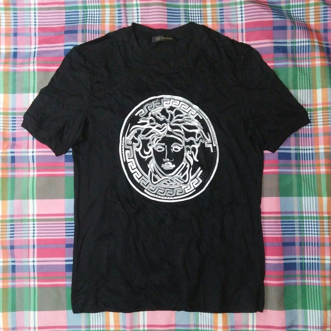 VERSACE MEDUSA LOGO (Category: Tshirts & Polo Shirts ) located in Cebu City. Submitted by imbapicker (Listing ID 1469290101, Image 1). Description: VERSACE MEDUSA LOGO SIZE SMALL WIDTH 18.5 LENGTH 27" EXCELLENT CONDITION 650 +SHIPP DM IF INTERESTED 📩 LOCATION LAPU-LAPU CITY.