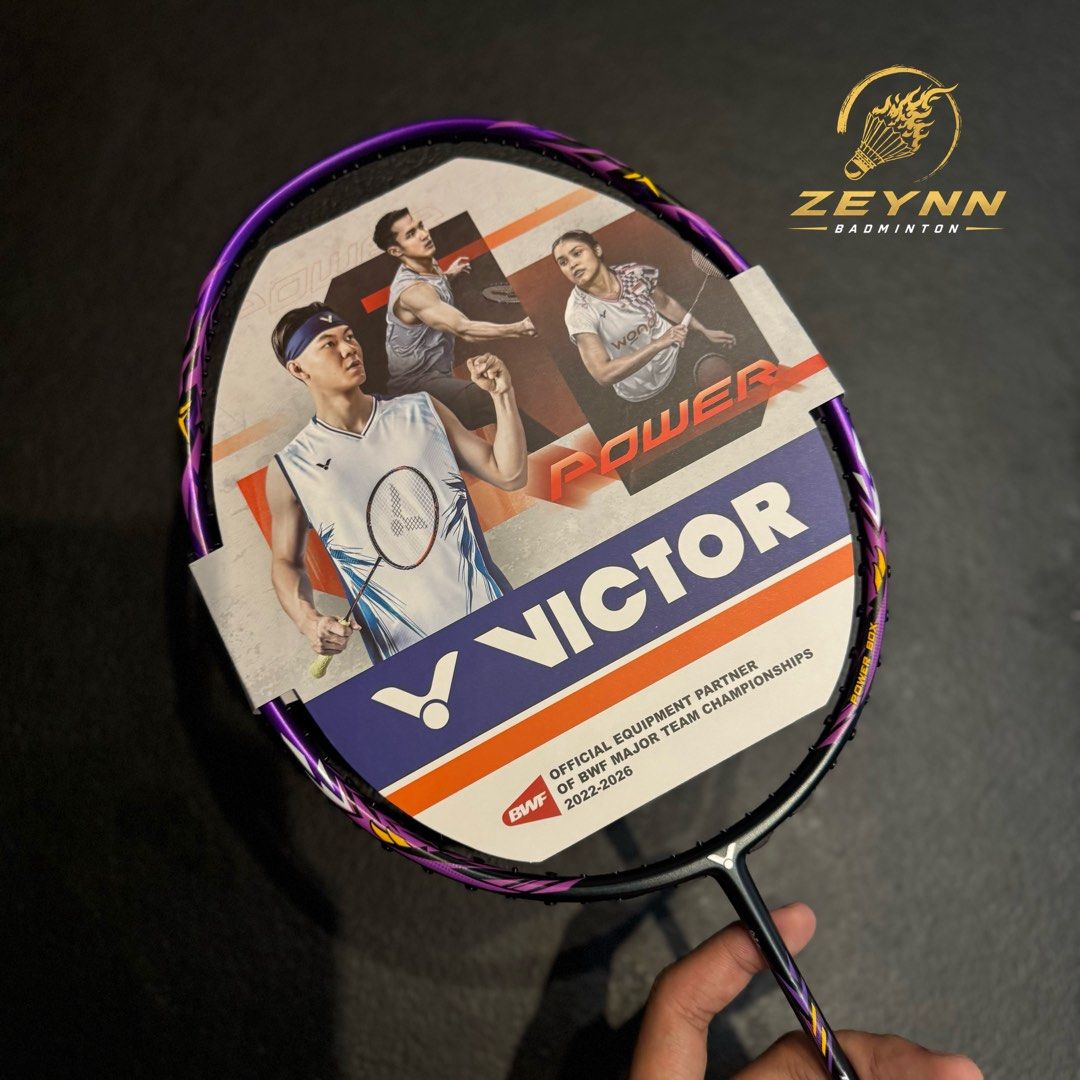 Victor Thruster Ryuga CLS J ( Purple ) (Category: Racket and Ball Sports) located in Las Pinas. Submitted by lvespinaa (Listing ID 1469272692, Image 2). Description: ‼️AVAILABLE ONHAND : VICTOR THRUSTER RYUGA CLS‼️ Featuring the Ryuga series’ signature attacking style! 🐉 A solid choice for players who want strong smashes and a racket that’s easy to use. 🏸 NOW AVAILABLE AT ZEYNN BADMINTON 🏸 Victor Thruster Ryuga CLS J ( Purple ) Specs ✅ Weight 