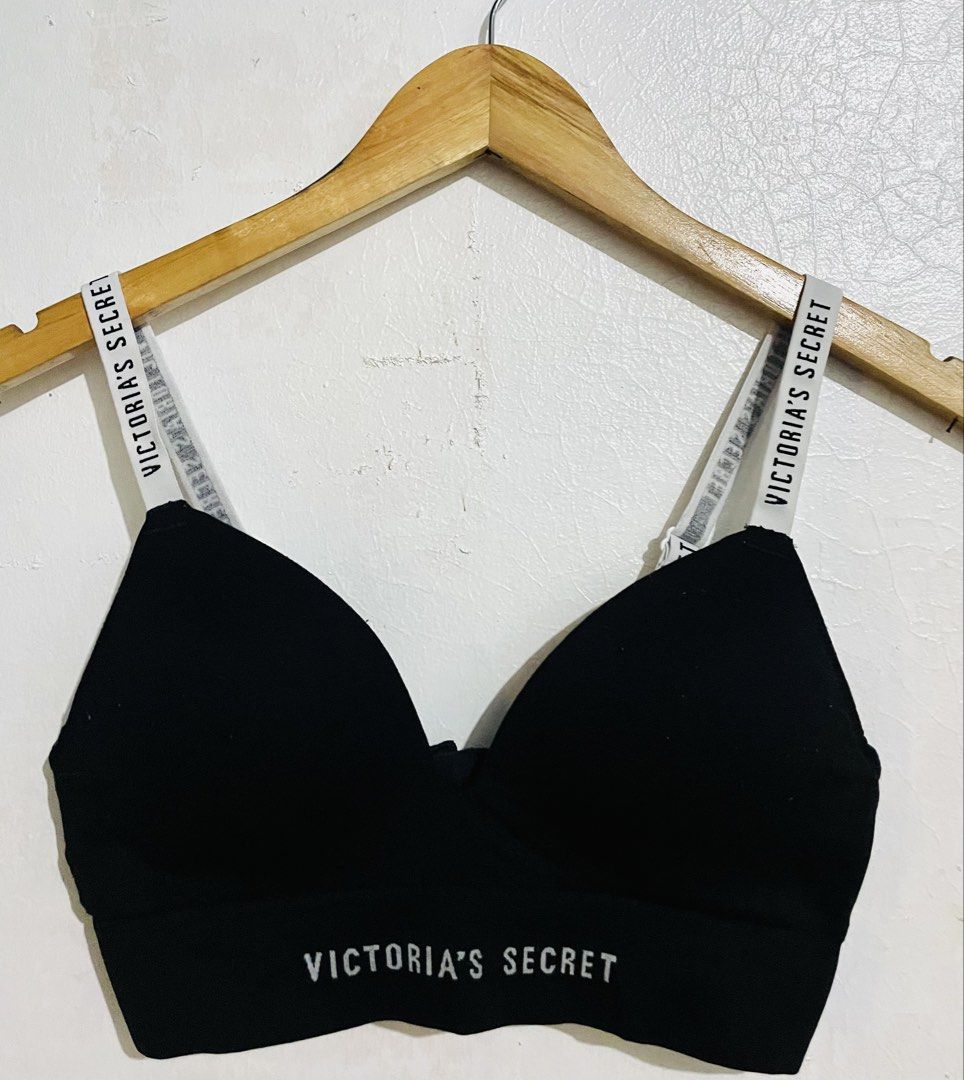 Victoria's Secret Bralette (Category: Undergarments & Loungewear) located in Caloocan City. Submitted by lovemyclothes21 (Listing ID 1469263988, Image 1). Description: - Brand: Victoria's Secret - Item: Black Bralette - Size: S/P/CH (Small) - Features: Branded elastic straps with adjustable sliders, back hook-and-eye closure, bold white logo underband - Origin: Made in Thailand - Condition: Brand new / Excellent quality.