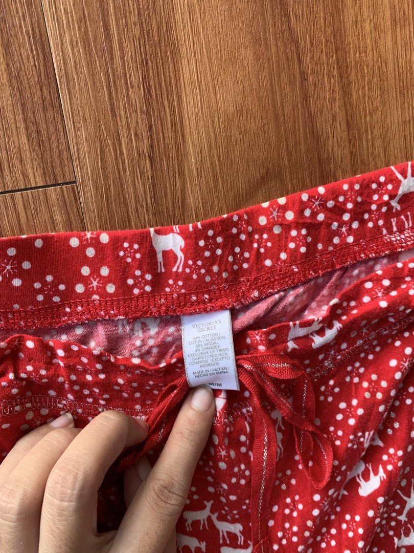 Victoria’s Secret Pajama (Category: Other Bottoms) located in Cebu City. Submitted by hiddenlabel (Listing ID 1469382475, Image 3). Description: VS PAJAMA -MED-LARGE -very comfy to wear perfect for this Christmas🦌🎄.