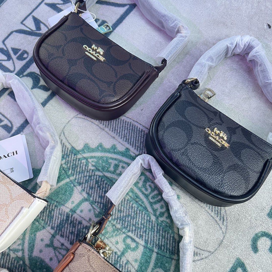 Vietnam Coach Mini Purse With box (Category: Purses & Pouches) located in Caloocan City. Submitted by urbanpouch (Listing ID 1469316231, Image 2). Description: bnew with box.