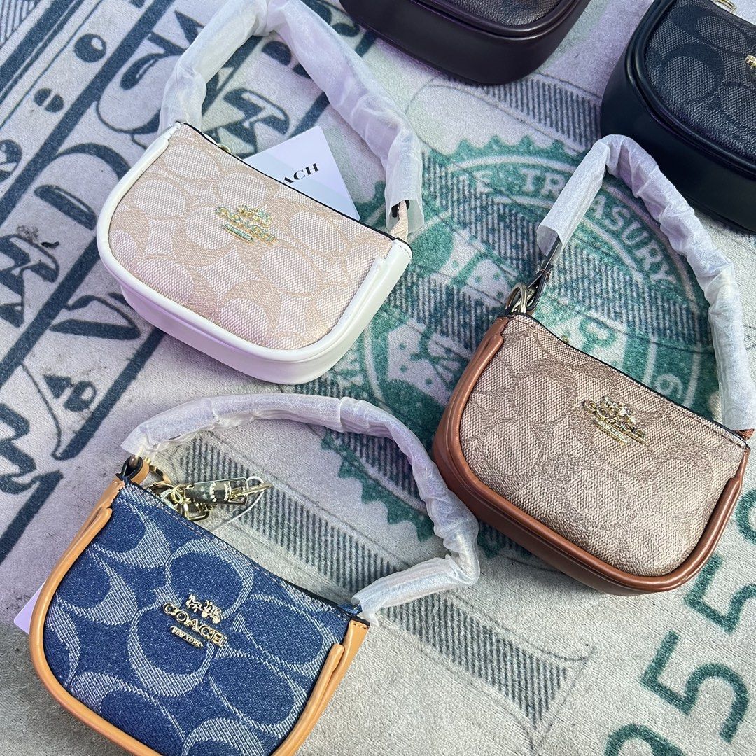 Vietnam Coach Mini Purse With box (Category: Purses & Pouches) located in Caloocan City. Submitted by urbanpouch (Listing ID 1469316231, Image 3). Description: bnew with box.