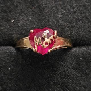 (Category: ) located in . Submitted by kathgoldvintagepreowned (Listing ID 1469196844, Image 1). Description: .