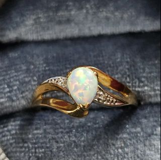 (Category: ) located in . Submitted by kathgoldvintagepreowned (Listing ID 1469193537, Image 1). Description: .