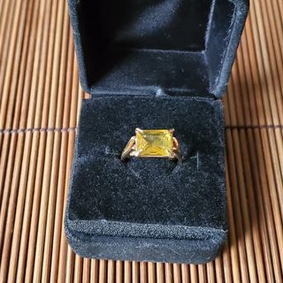 (Category: ) located in . Submitted by kathgoldvintagepreowned (Listing ID 1469208192, Image 1). Description: .