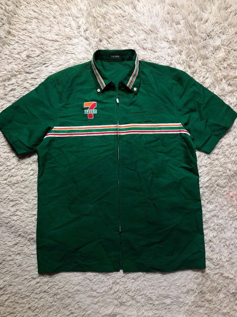 Vintage 7-Eleven Worker Polo (Category: Tshirts & Polo Shirts ) located in Manila. Submitted by truecat.00a53a (Listing ID 1469191583, Image 1). Description: size large Good condition issue need wash working zip.