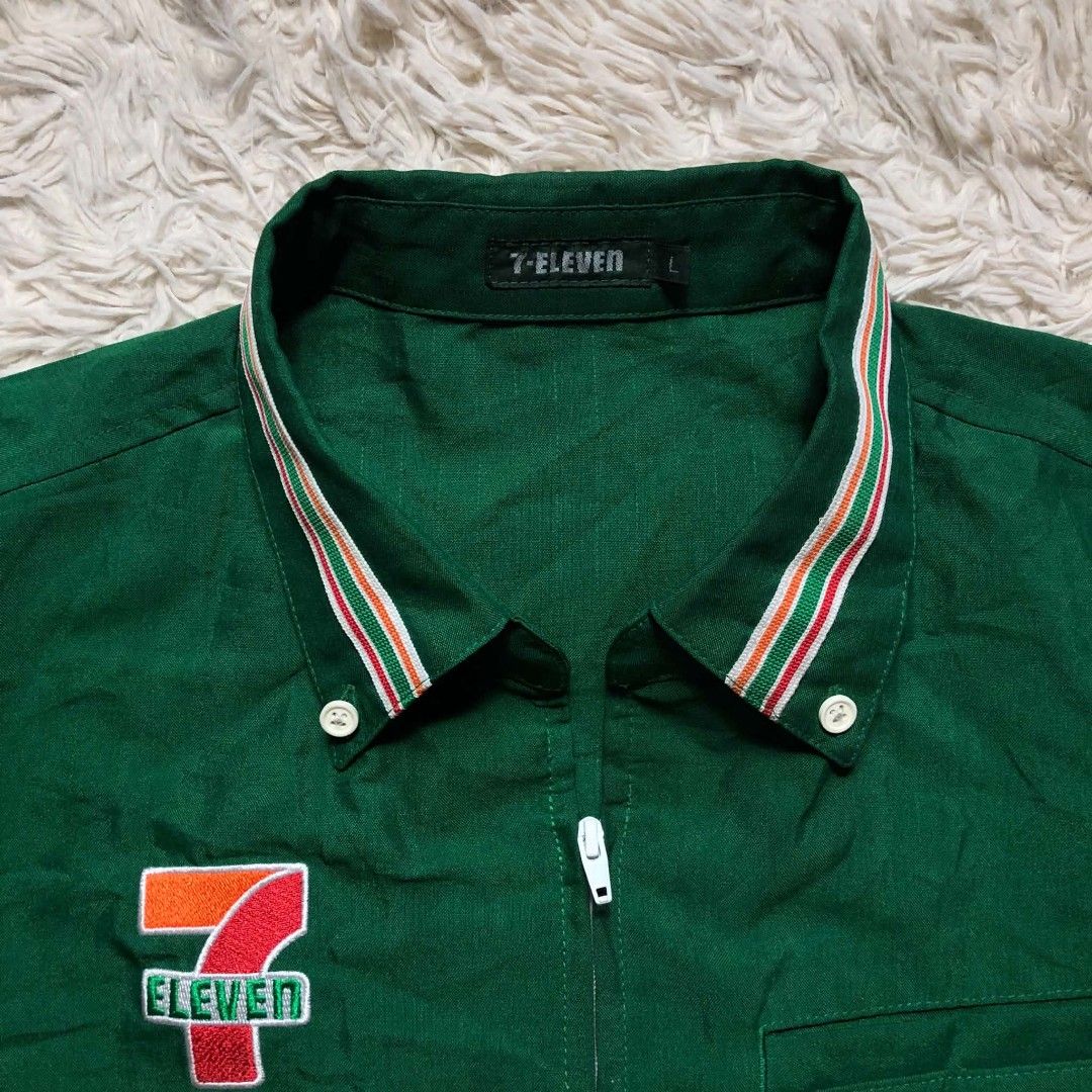 Vintage 7-Eleven Worker Polo (Category: Tshirts & Polo Shirts ) located in Manila. Submitted by truecat.00a53a (Listing ID 1469191583, Image 3). Description: size large Good condition issue need wash working zip.