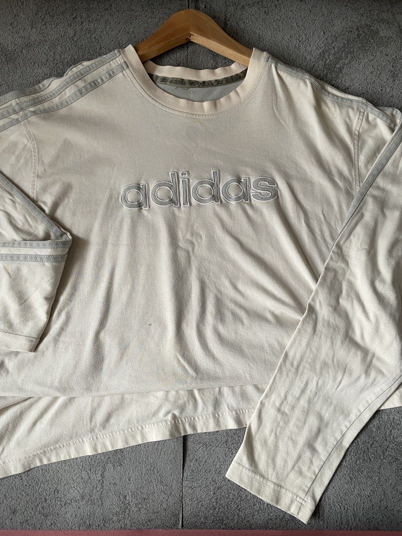Vintage Adidas Pullover Longsleeve T-shirt (Category: Coats, Jackets and Outerwear) located in Makati City. Submitted by hdn.rck (Listing ID 1469307415, Image 2). Description: .