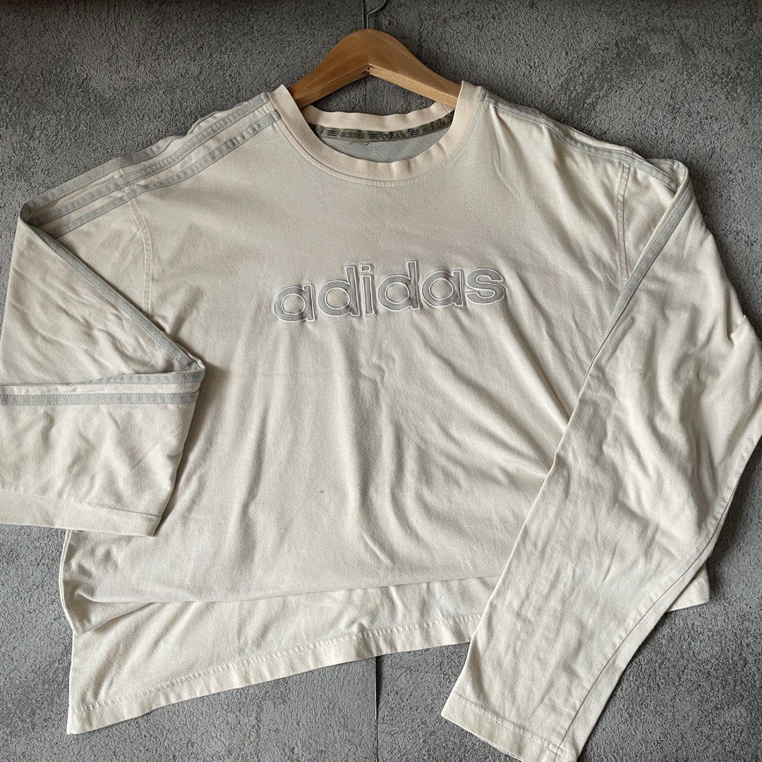 Vintage Adidas Pullover Longsleeve T-shirt (Category: Coats, Jackets and Outerwear) located in Makati City. Submitted by hdn.rck (Listing ID 1469307415, Image 1). Description: .