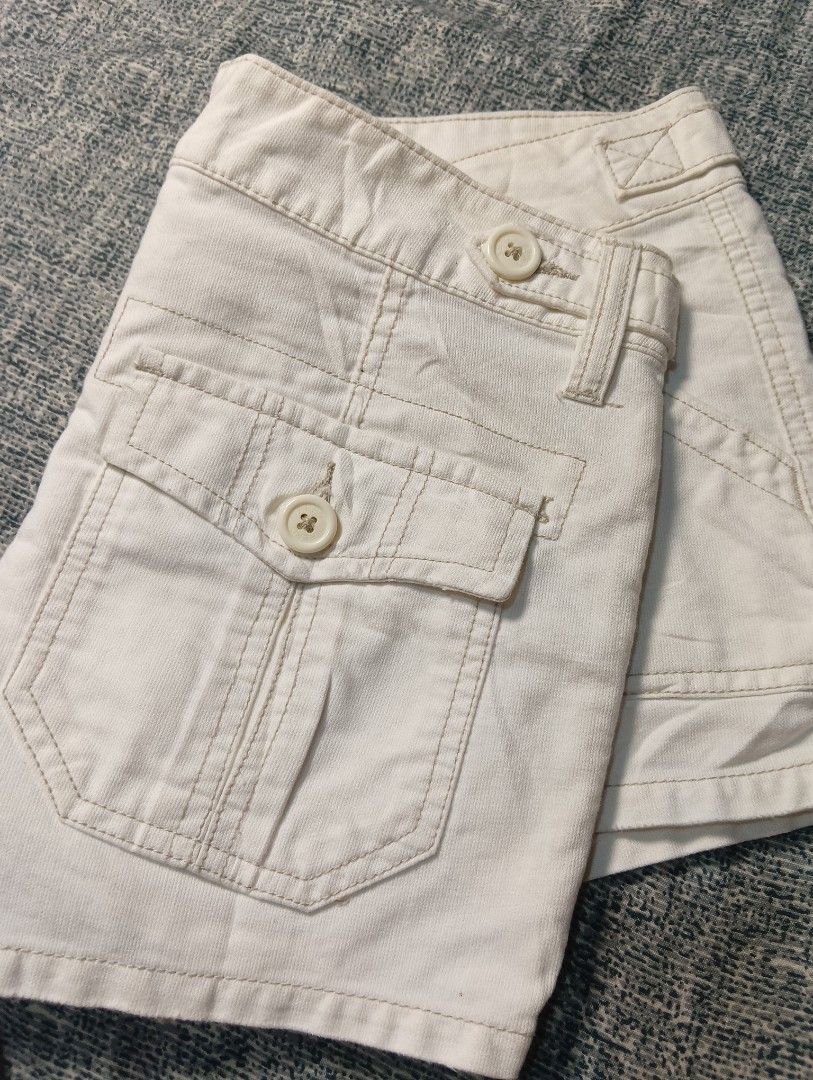Vintage Aeropostale short (Category: Shorts) located in Binangonan. Submitted by uhwhynot (Listing ID 1469304648, Image 2). Description: .