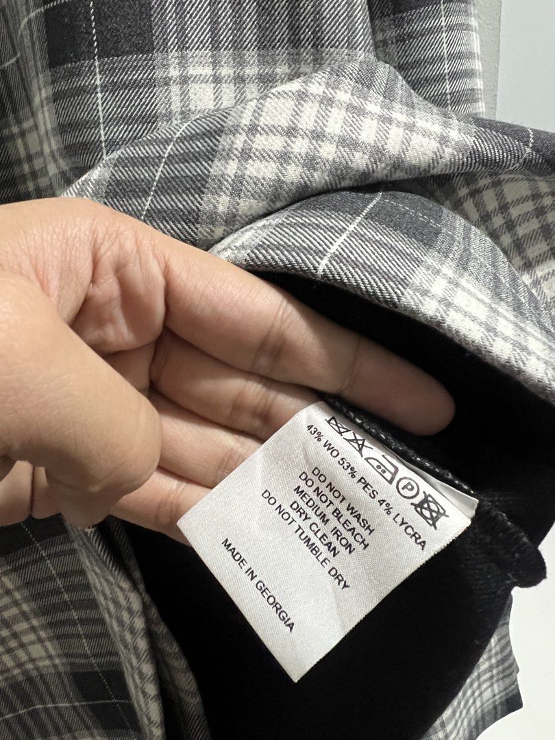 Vintage Anouki Plaid Longsleeve Shirt Jacket (Category: Tshirts & Polo Shirts ) located in Mandaluyong City. Submitted by minimalmeowguy (Listing ID 1425184510, Image 3). Description: Vintage Anouki Plaid Longsleeve Shirt Jacket - Material: 43% WO, 53% PES, and 4% LYCRA. - 10/10 condition. Bought from a curated vintage store. Used once only. - Dimes are in the photos - High end brand.