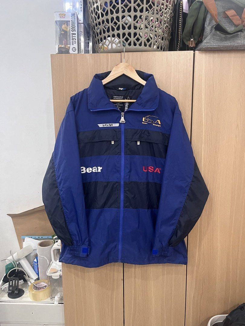 Vintage Bear USA Packable Hood (Category: Coats, Jackets and Outerwear) located in Mandaluyong City. Submitted by tatin_abad07 (Listing ID 1469217061, Image 1). Description: Bear USA XL, 24x30 Condition: 10/10 ₱680.00.