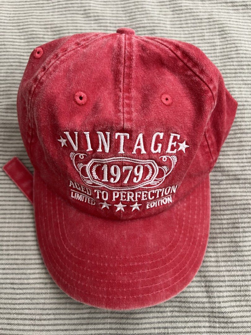 Vintage Cap (Category: Caps & Hats) located in Muntinlupa City. Submitted by coolthrifto (Listing ID 1469192884, Image 1). Description: Almost brand new Twice used No issues.