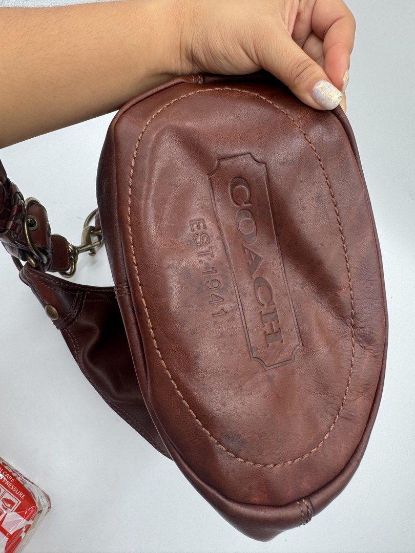 Vintage Coach Saddle (Category: Luxury Bags & Wallets) located in Cagayan de Oro. Submitted by KoaApparelAtbp. (Listing ID 1469292692, Image 2). Description: Coach Vintage Duffle Sac, has some watermarks, not heavy leather. Perfect for farm use or daily use.