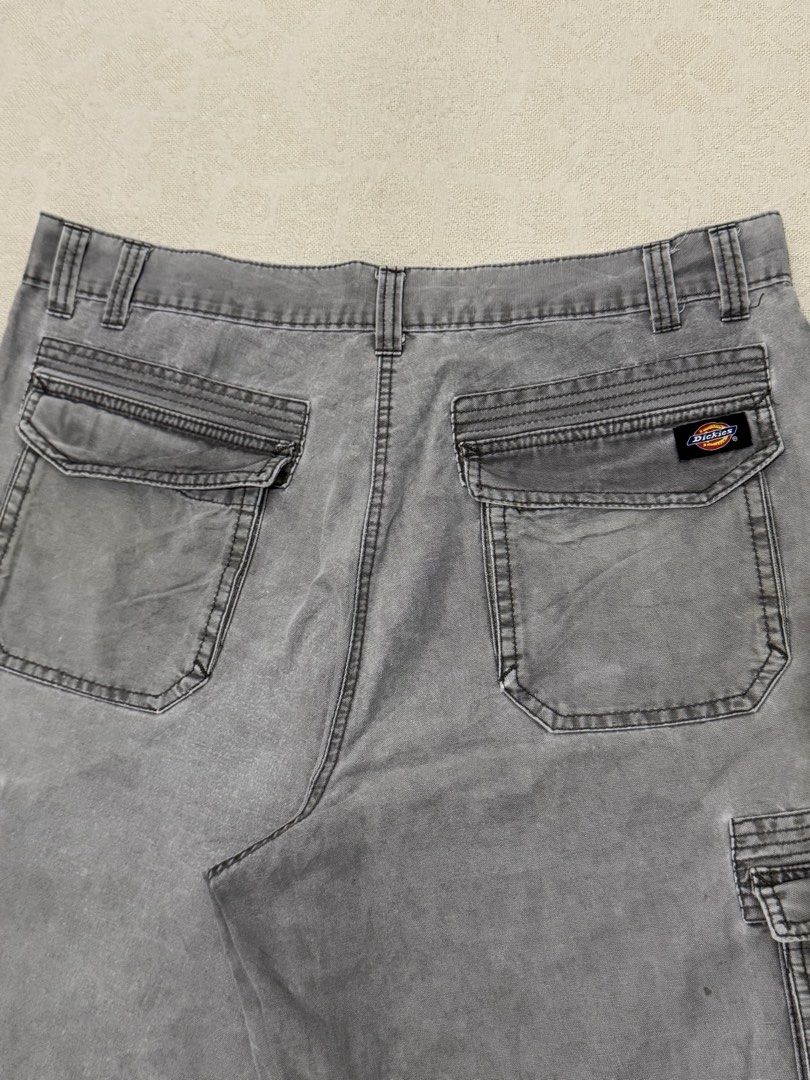 Vintage Dickies Duck Canvas Cargo Shorts (Category: Shorts) located in Angeles City. Submitted by luigisells (Listing ID 1469250706, Image 3). Description: Size 36 Good Condition Issue/s: fader carhartt ben davis MOP: Gcash or Bank Transfer Courier: J&t Express.