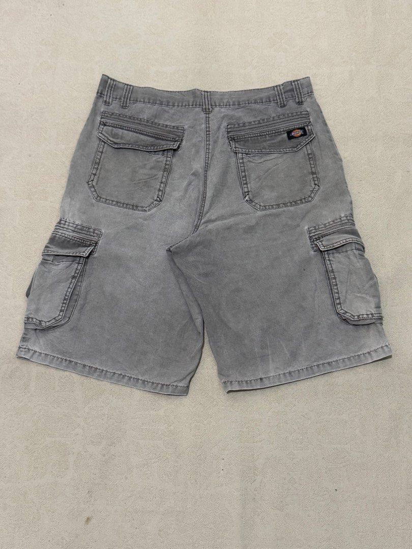 Vintage Dickies Duck Canvas Cargo Shorts (Category: Shorts) located in Angeles City. Submitted by luigisells (Listing ID 1469250706, Image 1). Description: Size 36 Good Condition Issue/s: fader carhartt ben davis MOP: Gcash or Bank Transfer Courier: J&t Express.