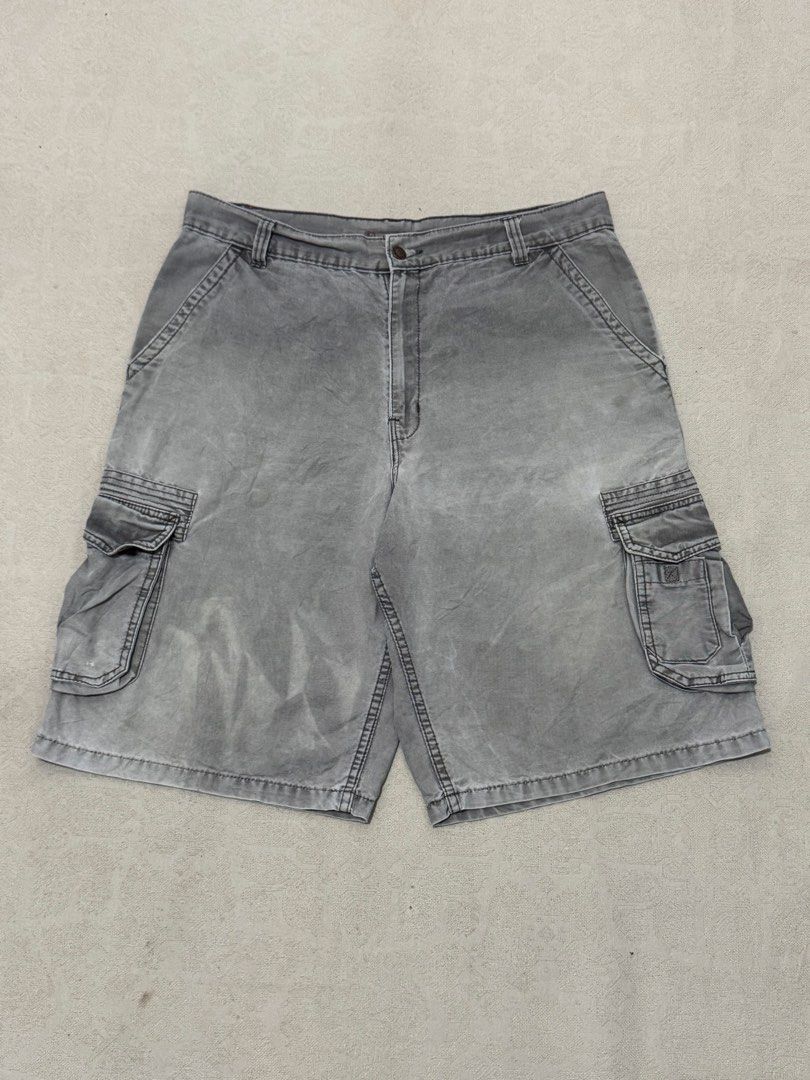 Vintage Dickies Duck Canvas Cargo Shorts (Category: Shorts) located in Angeles City. Submitted by luigisells (Listing ID 1469250706, Image 2). Description: Size 36 Good Condition Issue/s: fader carhartt ben davis MOP: Gcash or Bank Transfer Courier: J&t Express.