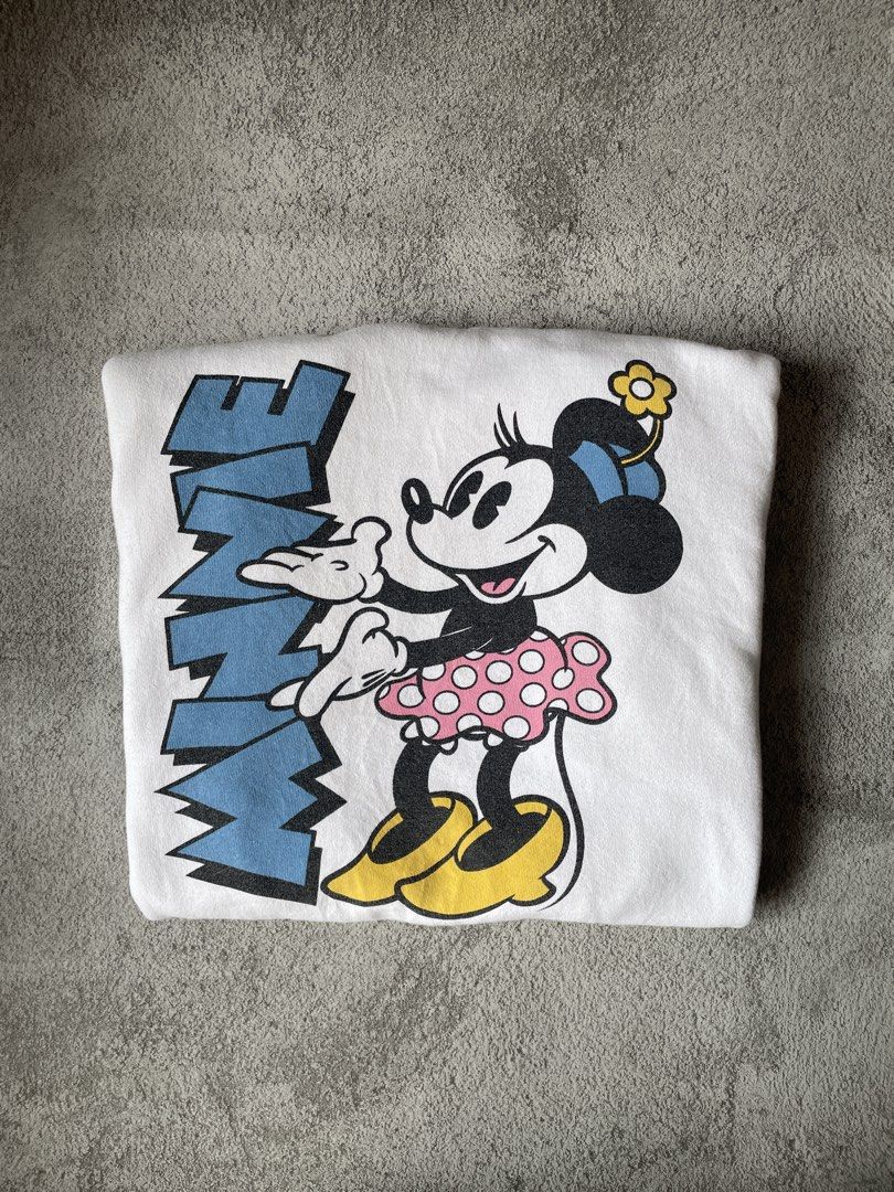 Vintage Disney Mickey & Co. Graphic Pullover Cropped Sweatshirt (Category: Coats, Jackets and Outerwear) located in Makati City. Submitted by hdn.rck (Listing ID 1469308391, Image 2). Description: .