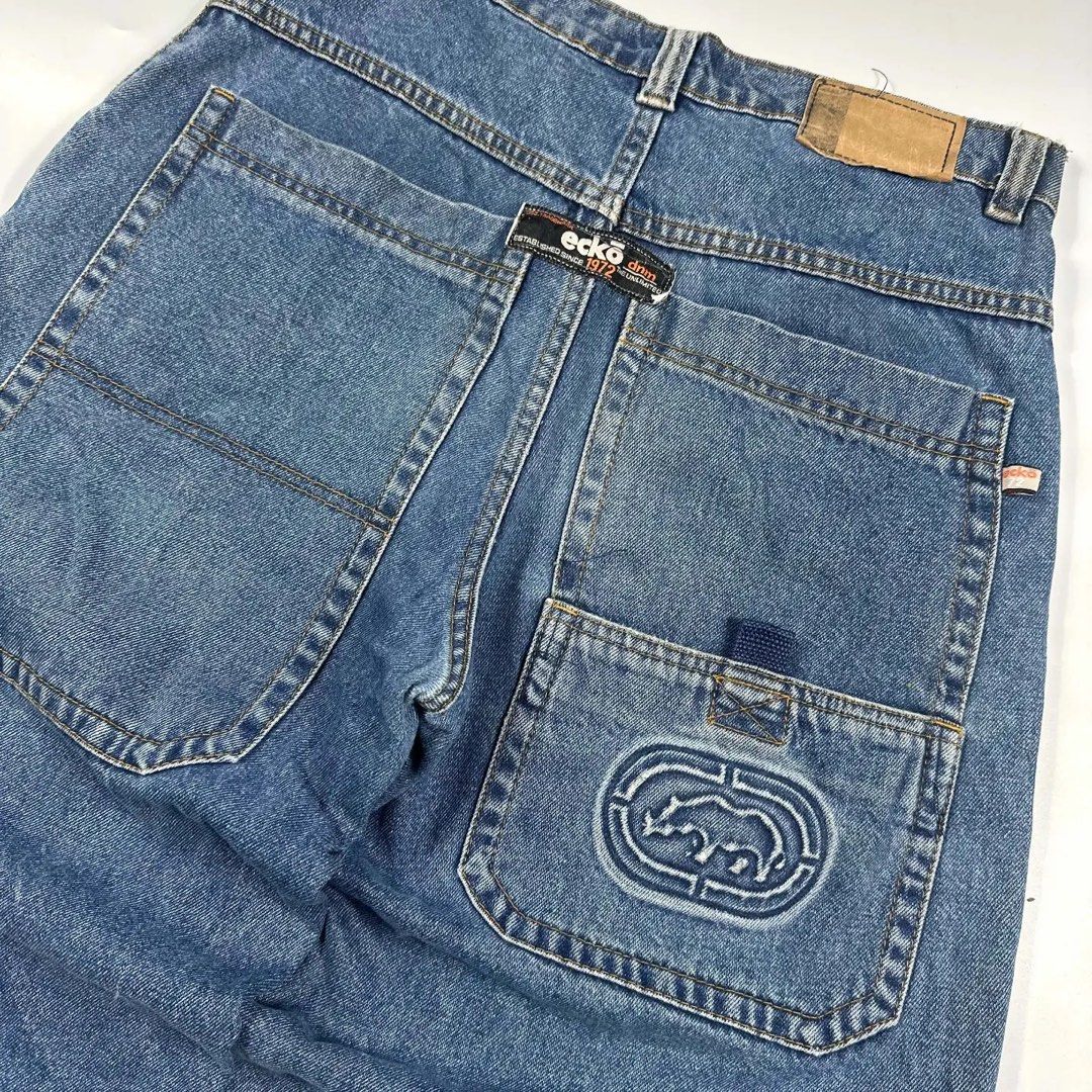 Vintage Ecko Embose Logo (Category: Shorts) located in Calasiao. Submitted by nacht.archives (Listing ID 1469174113, Image 3). Description: Vintage Y2K Ecko Embose Logo Jorts 👖WAIST: 30-32 👖LENGTH: 25 👖THIGH: 14 👖LEG OPEN: 11.5 FLAWS: CHECK THE PHOTO OF ISSUE PRICE: 📩 + sf 🚚Local shipping fee (75 to 125php) 💳Mode of payment (Gcash, MariBank, Gotyme).