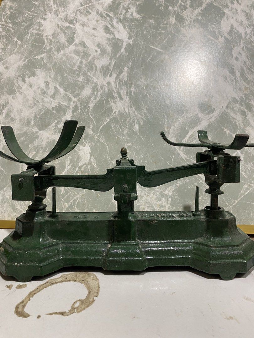 Vintage Green Cast Iron Countertop Scale (Category: Health Monitors & Weighing Scales) located in Calamba. Submitted by chebvintagedepot (Listing ID 1469248805, Image 1). Description: (B23-01) “An antique cast-iron balance scale with its original-style green-painted finish and traditional design. The scale has a lovely aged appearance, making it an interesting piece for collectors of vintage weighing equipment or for use as a decorative display i