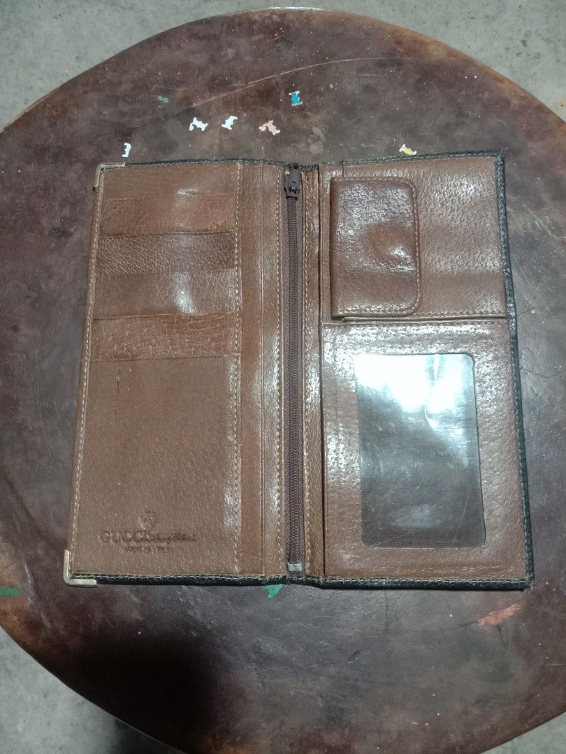 Vintage GUCCI Accessory Collection envelop wallet (Category: Luxury Bags & Wallets) located in Baguio. Submitted by oliviapreloved100620 (Listing ID 1469306719, Image 3). Description: .