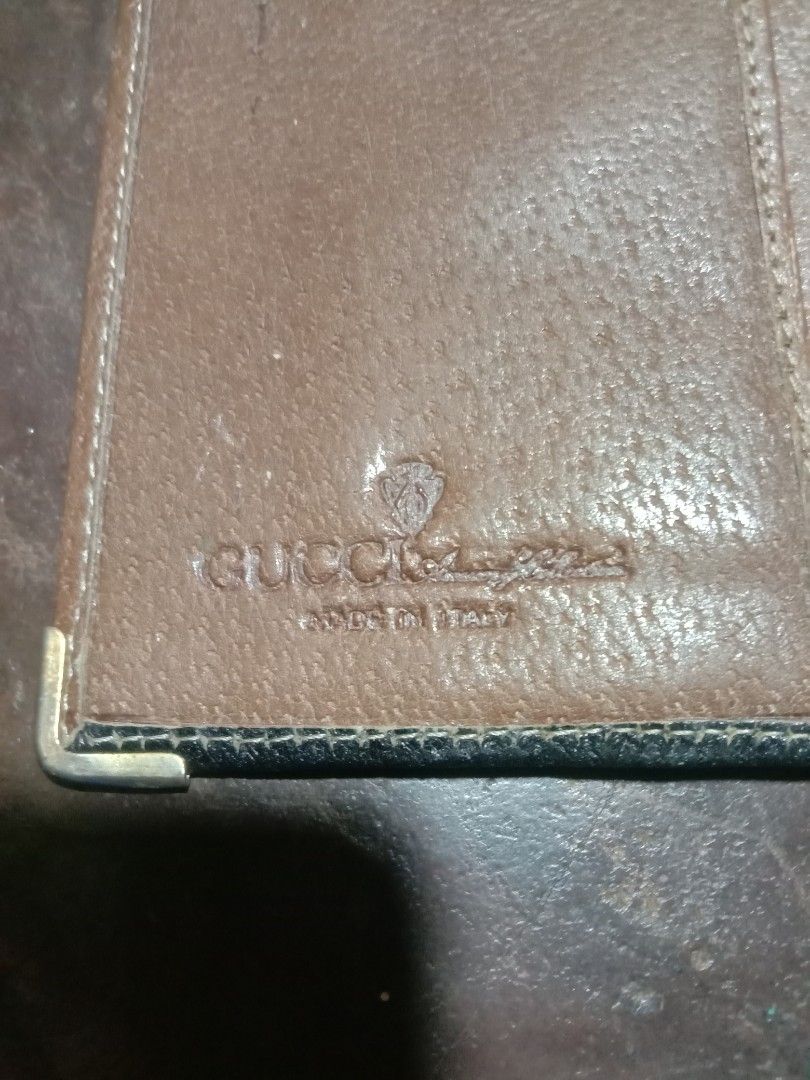 Vintage GUCCI Accessory Collection envelop wallet (Category: Luxury Bags & Wallets) located in Baguio. Submitted by oliviapreloved100620 (Listing ID 1469306719, Image 1). Description: .