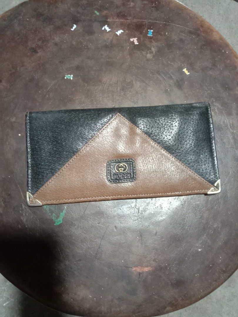 Vintage GUCCI Accessory Collection envelop wallet (Category: Luxury Bags & Wallets) located in Baguio. Submitted by oliviapreloved100620 (Listing ID 1469306719, Image 2). Description: .