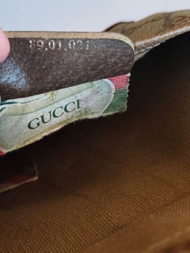 Vintage Gucci Monogram GG Supreme (Category: Luxury Bags & Wallets) located in Manila. Submitted by gutierrez23265 (Listing ID 1469051630, Image 3). Description: - Authentic vintage Gucci -8x5 inches - Classic beige GG monogram canvas with iconic red and green web stripe - Brown leather trim and gold-tone snap closure - Brown fabric-lined interior with original brand tag and serial number - Shows gentle wear consistent with age - Perfect for dail