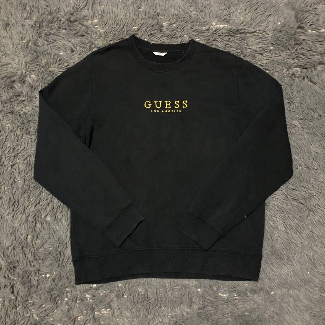 Vintage Guess Sweatshirt (Category: Activewear) located in Camiling. Submitted by thriftscape2024 (Listing ID 1469328379, Image 1). Description: Excellent Condition Color rate: 9/10 Issue: ❌❌❌ Dimes: W23xL27.