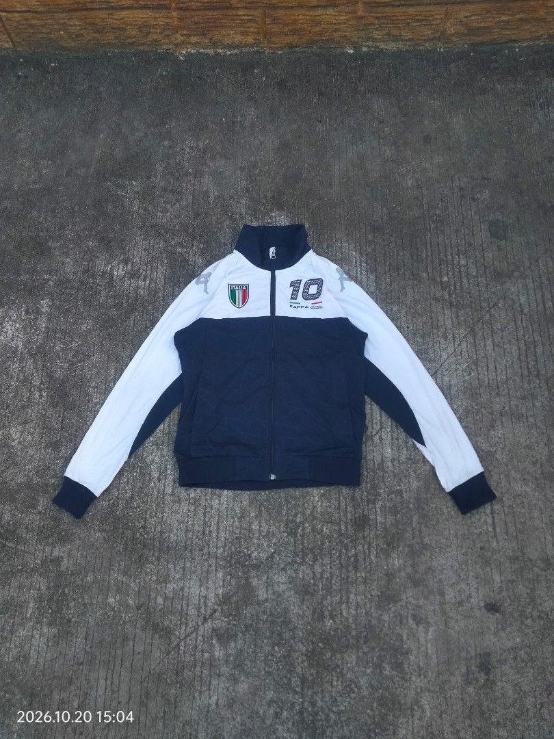 Vintage Italia Kappa Track Jacket (Category: Coats, Jackets and Outerwear) located in Caloocan City. Submitted by haruconcep52476 (Listing ID 1464943986, Image 1). Description: Dimensions W20×L26 Good condition Color rate 9 No issue Need wash.
