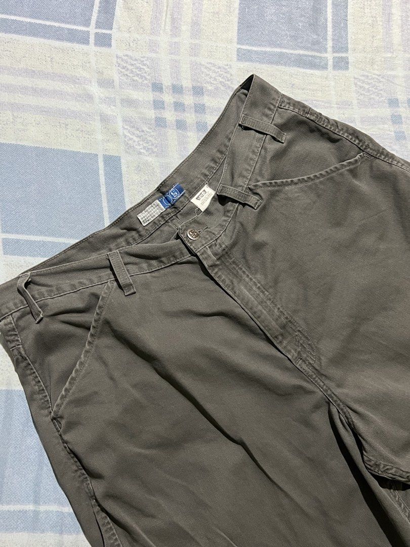 Vintage Levis L2 Carpenter Shorts (Category: Shorts) located in Cabuyao City. Submitted by kenzythrift_ (Listing ID 1469324150, Image 2). Description: Vintage Levis L2 Carpenter Shorts Paper Tags Made in Colombia 36 waistline 25 length 13 hem 1500 + sf J&T courier .