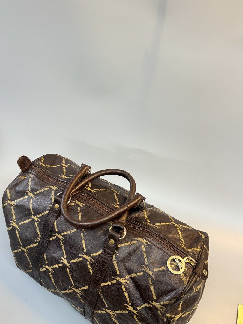 Vintage Longchamp (Category: Luxury Bags & Wallets) located in Cebu City. Submitted by ricahsukaybags_2017 (Listing ID 1469228912, Image 2). Description: Longchamp. Pure genuine leather Vintage na vintage.