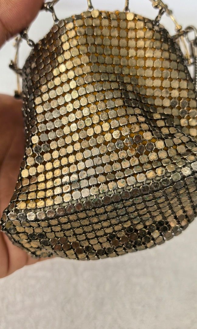 Vintage mesh beggar small wallet (Category: Wallets & Card holders) located in Tuguegarao City. Submitted by zenphoenix-7ad615 (Listing ID 1469201282, Image 2). Description: Vintage mesh beggars wallet With tarnish Na please see pictures.