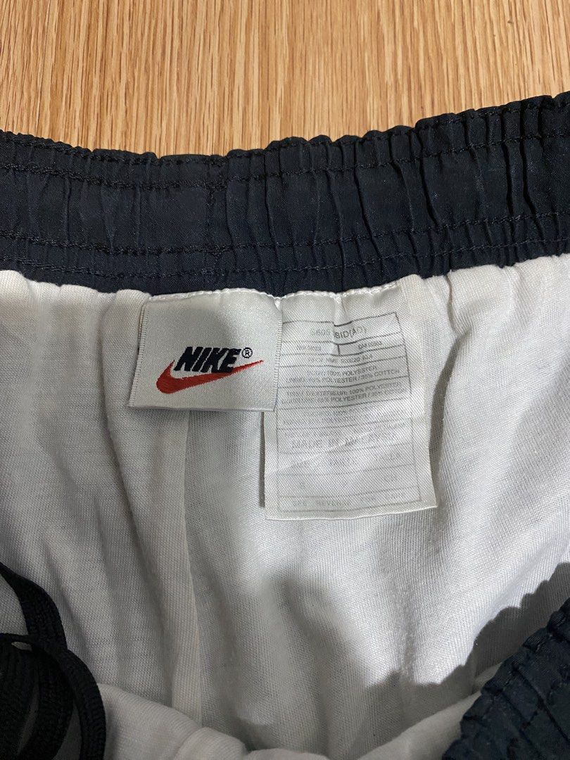 Vintage Nike Jordan Track Pants (Category: Joggers) located in Lapu Lapu. Submitted by jess12-25-20005 (Listing ID 1469281586, Image 3). Description: Complete tags Large on tag Waistline: Free Lenght: 41.5 Condition: 9/10 Color rate: 9/10.