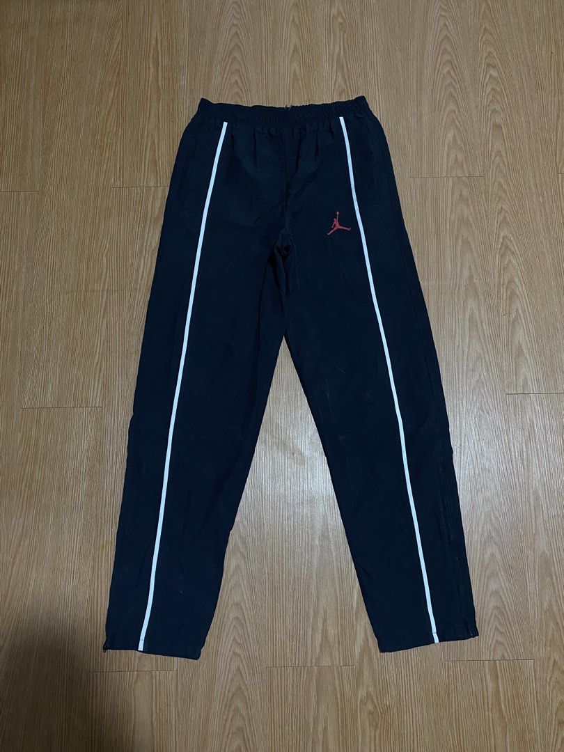Vintage Nike Jordan Track Pants (Category: Joggers) located in Lapu Lapu. Submitted by jess12-25-20005 (Listing ID 1469281586, Image 1). Description: Complete tags Large on tag Waistline: Free Lenght: 41.5 Condition: 9/10 Color rate: 9/10.