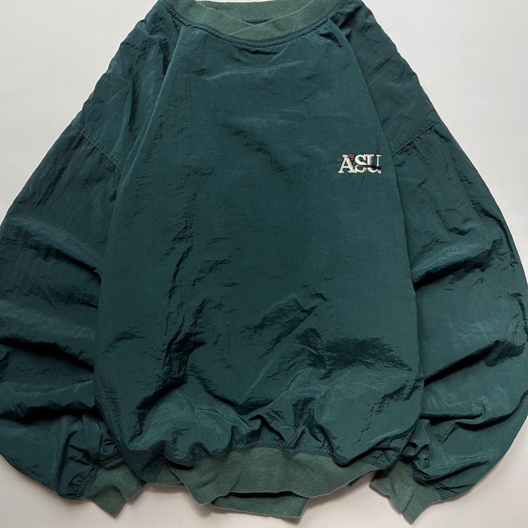 vintage nylon pullover windbreaker (Category: Coats, Jackets and Outerwear) located in Manila. Submitted by tripnimichael (Listing ID 1469331128, Image 2). Description: 23x26- Large fit color -9 condi-9 no issue.