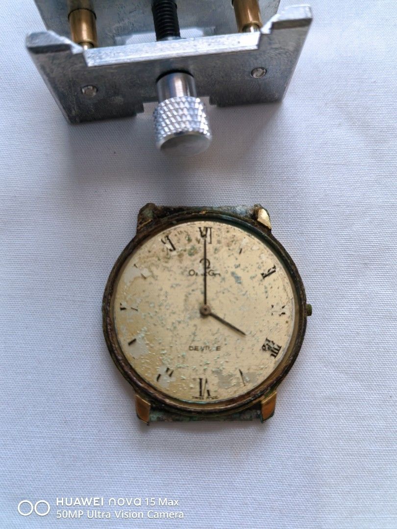 Vintage Omega DeVille Mechanical Wristwatch (Category: Luxury Watches) located in Bacoor. Submitted by happydolphin.239038 (Listing ID 1469182768, Image 2). Description: for parts/repair.