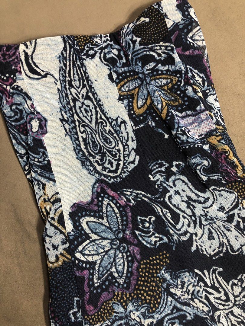 vintage paisley skirt (Category: Skirts) located in Manila. Submitted by caroliraee (Listing ID 1469339899, Image 3). Description: .