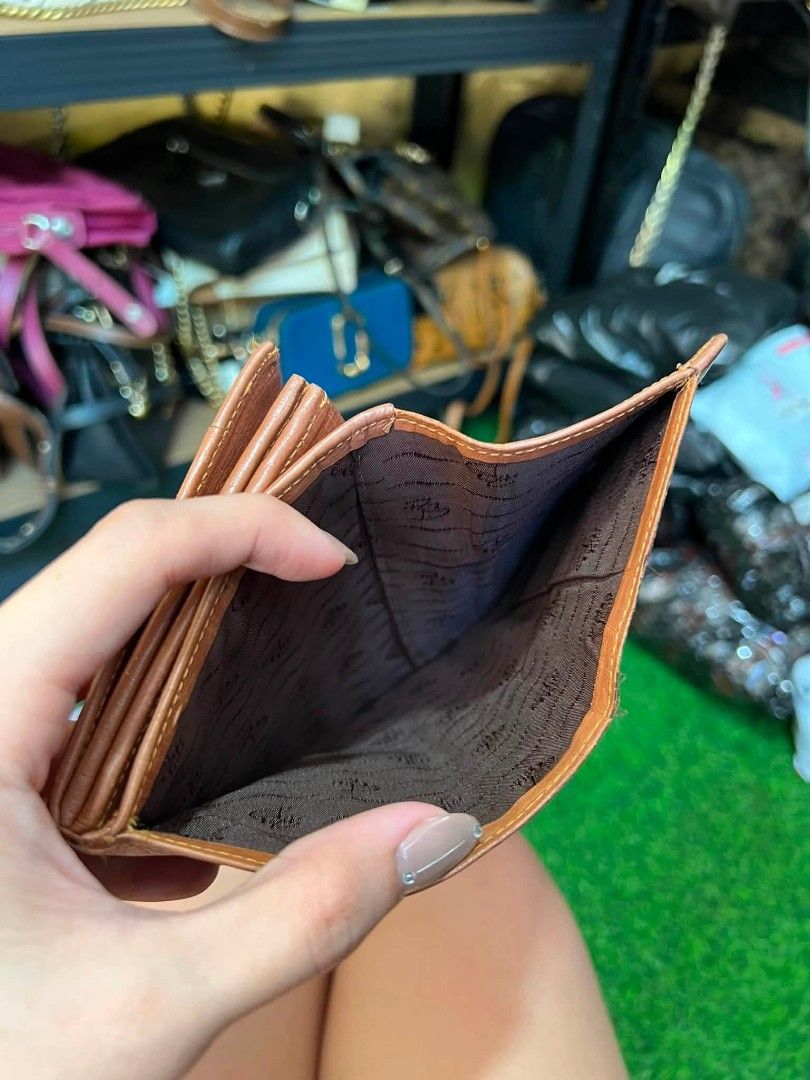 Vintage Pierre Balmain wallet (Category: Wallets & Card holders) located in Sorsogon. Submitted by ukay_finds9.9 (Listing ID 1469291243, Image 3). Description: Accepting counter offer.