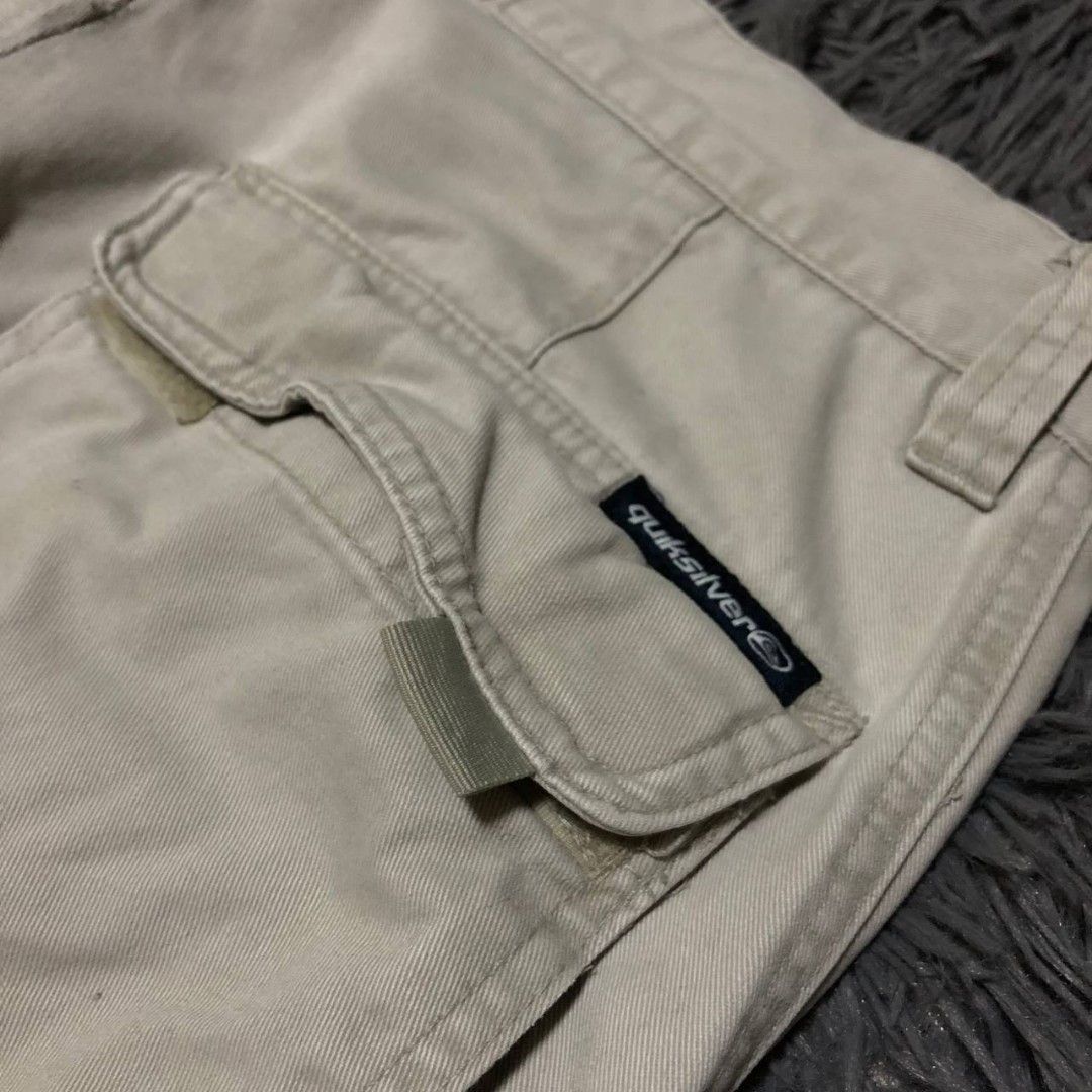 Vintage Quicksilver Cargo Pants (Category: Activewear) located in Camiling. Submitted by thriftscape2024 (Listing ID 1469331714, Image 2). Description: Excellent Condition Color rate: 9/10 Issue: see pics W: 32 L: 40 Thigh: 14 Leg Opening: 9.5.