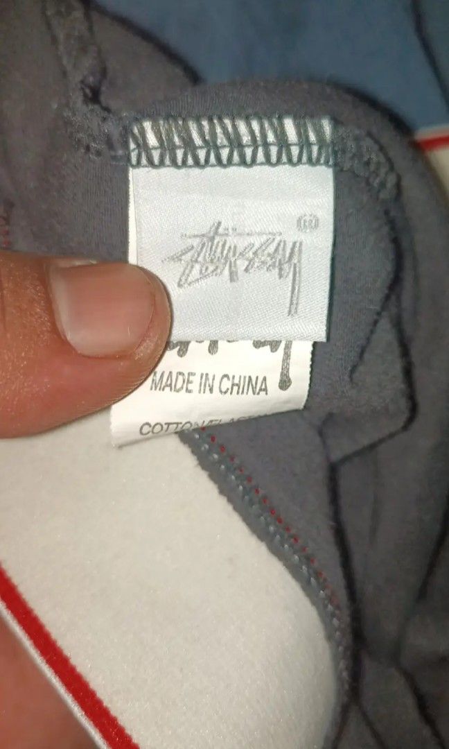 VINTAGE STUSSY SWEAT PANTS (Category: Looking For) located in Makati City. Submitted by egsdhadghas (Listing ID 1469302078, Image 3). Description: in excellent condition. size small to medium..
