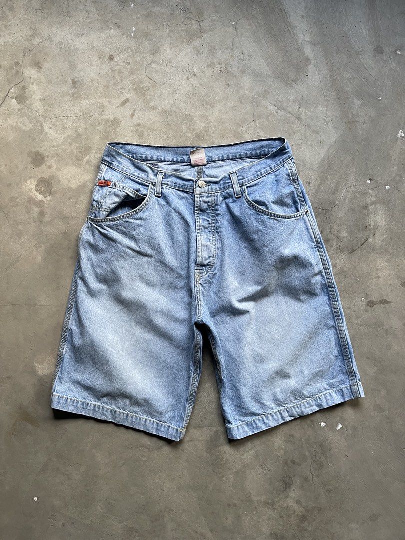Vintage Triple X Denim Jorts (Category: Shorts) located in Cabuyao City. Submitted by jam_mandilag (Listing ID 1469342399, Image 3). Description: Tag: Triple X Waistline:34 Length: 23.5 LegHole: 12.5 Color Rate:8/10 Condition: 8/10 Issue: unnoticeable stain and small scratch posted on last photo Mode of payment: Gcash Mode of shipping: J&T and lalamove For more information kindly click the “send message button” and other details of the item. Loca
