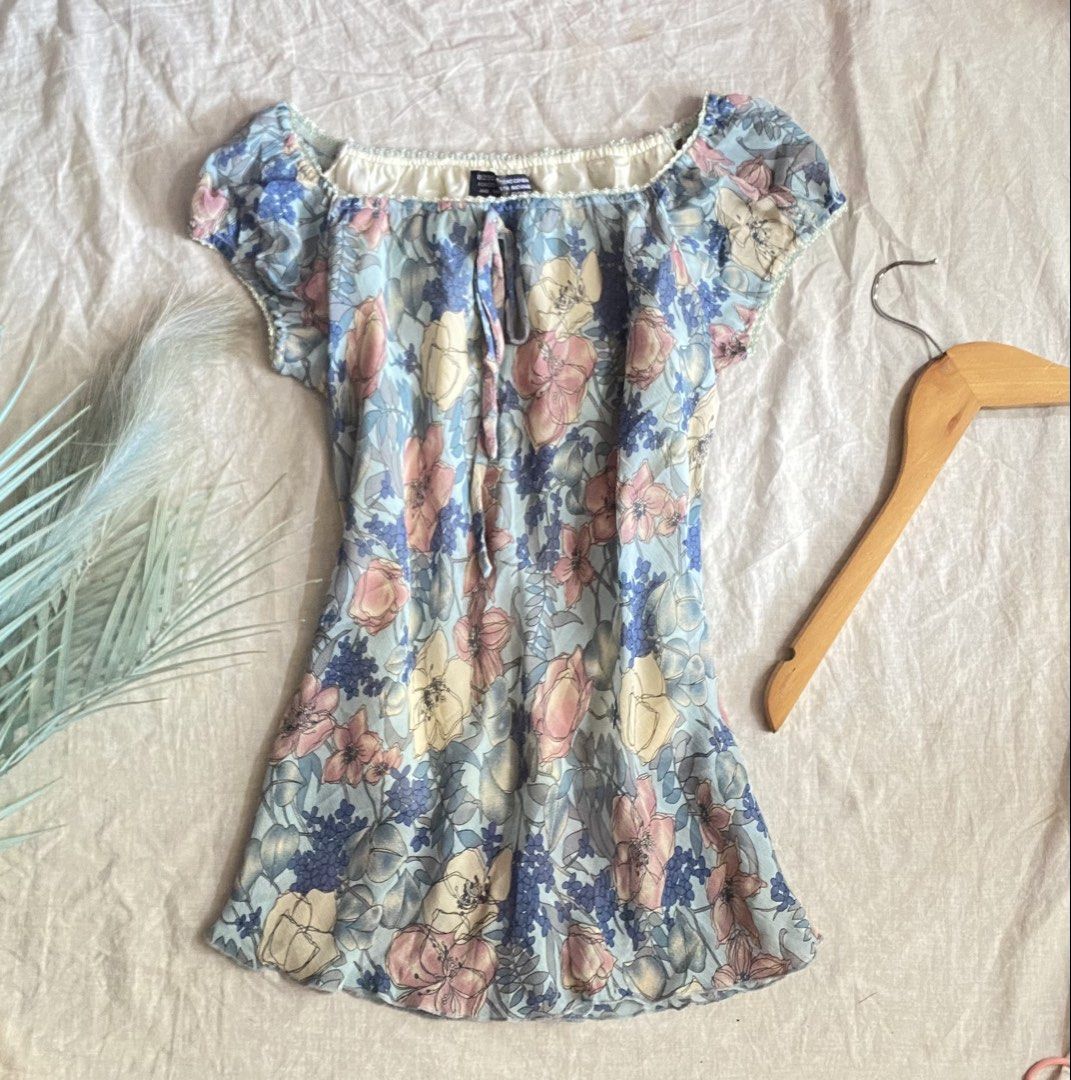 vintage y2k floral flowy top (Category: Blouses) located in Davao. Submitted by urootd_girly (Listing ID 1469336085, Image 1). Description: .