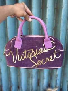 (Category: ) located in . Submitted by luxstreetwearzcasual (Listing ID 1469164857, Image 1). Description: .