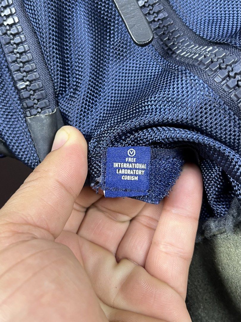 Visvim - Sophnet Cordura 20L Ballistic Backpack (Category: Backpacks) located in Cabanatuan. Submitted by cabsygoods (Listing ID 1469167222, Image 3). Description: Visvim - Sophnet Cordura 20L Ballistic Backpack Authentic Good condition Issue inside & back part Color rate 8.5/10 Presentable & Usable Dm to purchase! 📩.