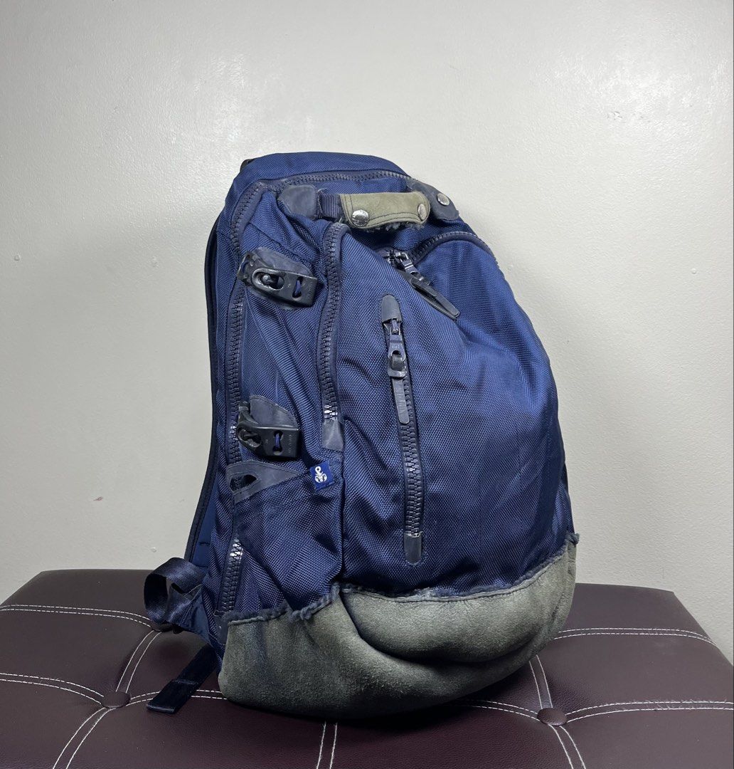 Visvim - Sophnet Cordura 20L Ballistic Backpack (Category: Backpacks) located in Cabanatuan. Submitted by cabsygoods (Listing ID 1469167222, Image 1). Description: Visvim - Sophnet Cordura 20L Ballistic Backpack Authentic Good condition Issue inside & back part Color rate 8.5/10 Presentable & Usable Dm to purchase! 📩.