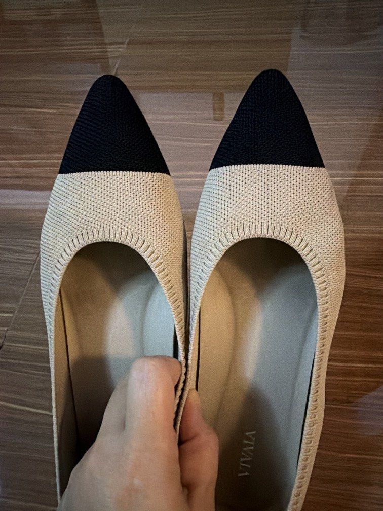 Vivaia pointed toe ballet flats Aria (Category: Flats & Sandals) located in Quezon City. Submitted by bloompicks (Listing ID 1469311242, Image 3). Description: No flaws, super comfy. Washable. No issues. No box.