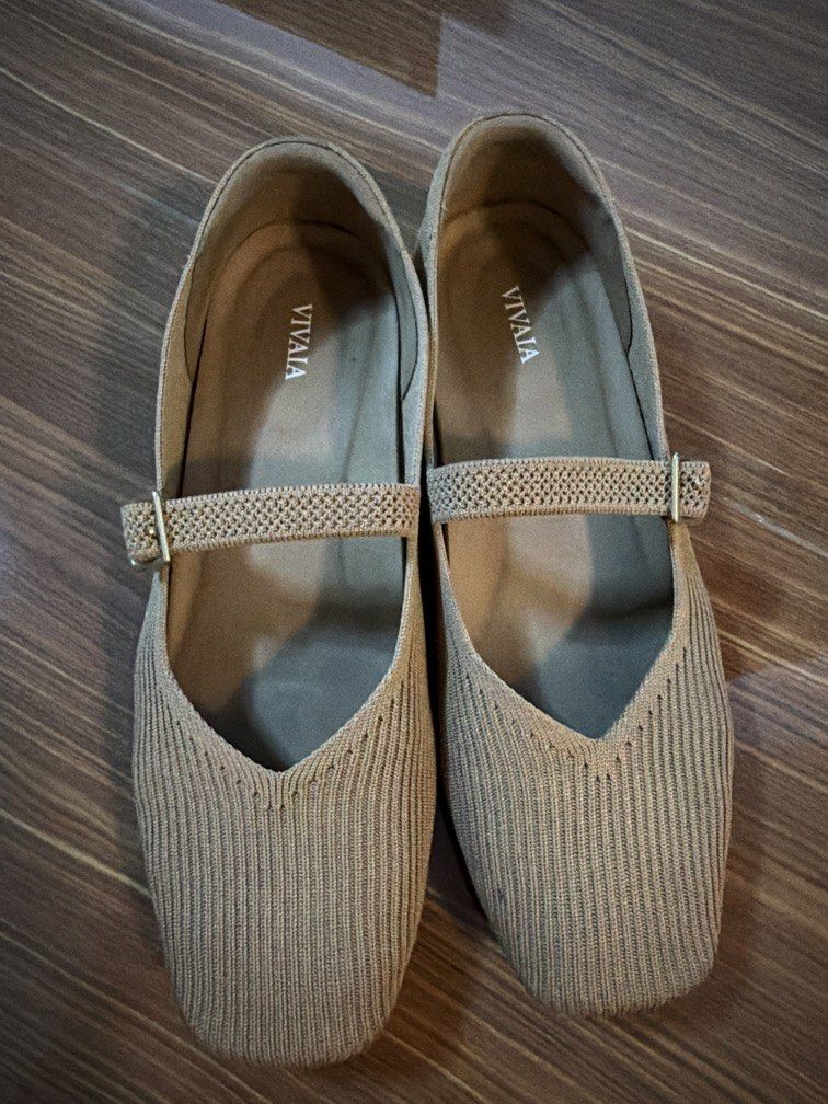 Vivaia square toe mary janes (Category: Flats & Sandals) located in Quezon City. Submitted by bloompicks (Listing ID 1469314185, Image 3). Description: Super comfy. No issues. Actual color is light brown Size: 40.5 I usually wear US 9/EU 40.