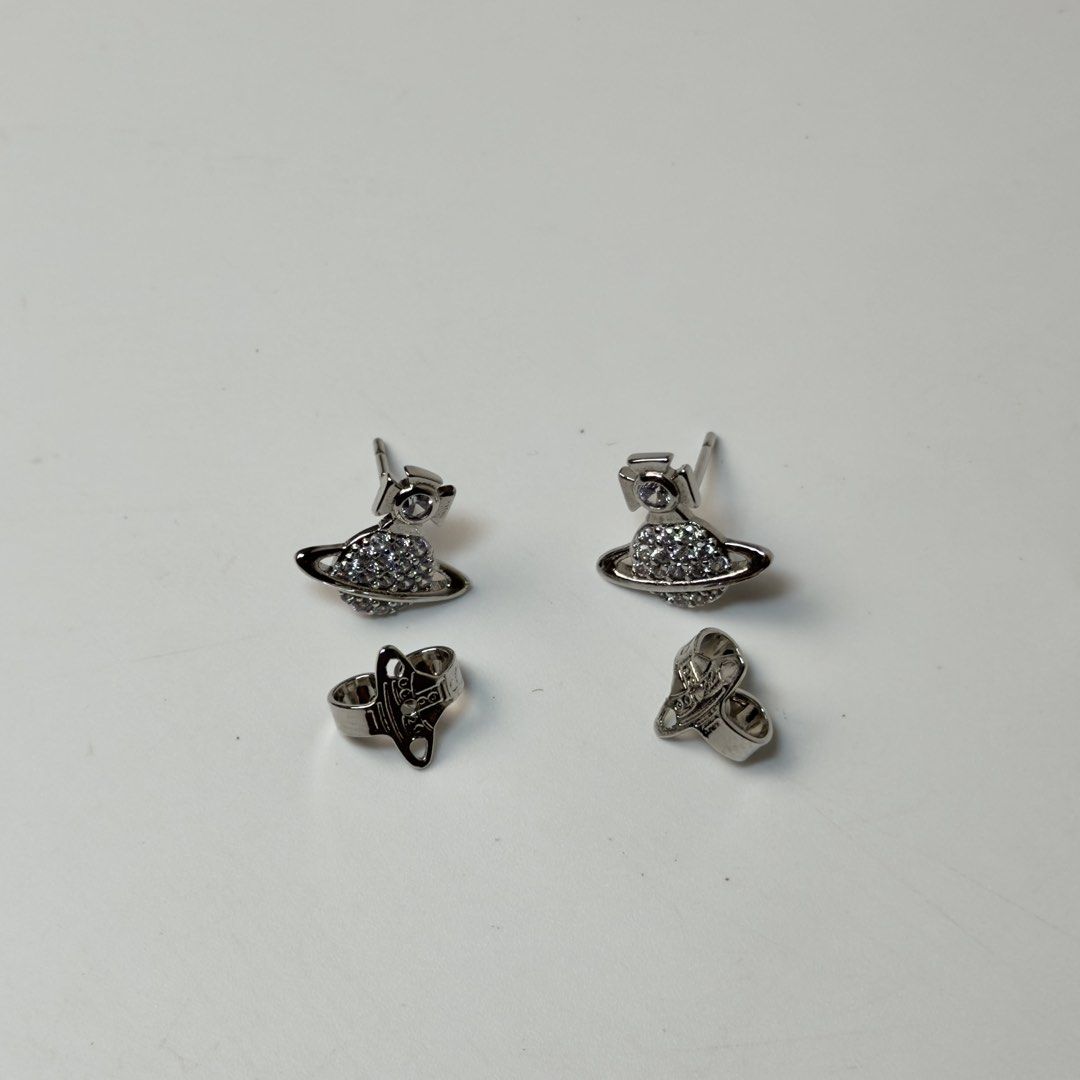 Vivienne Westwood Tamia Orb Stud Earrings (Category: Luxury Accessories) located in Manila. Submitted by streetsavvy (Listing ID 1469277504, Image 3). Description: Vivienne Westwood Tamia Orb Stud Earrings Made in Italy Brand New With Pouch.